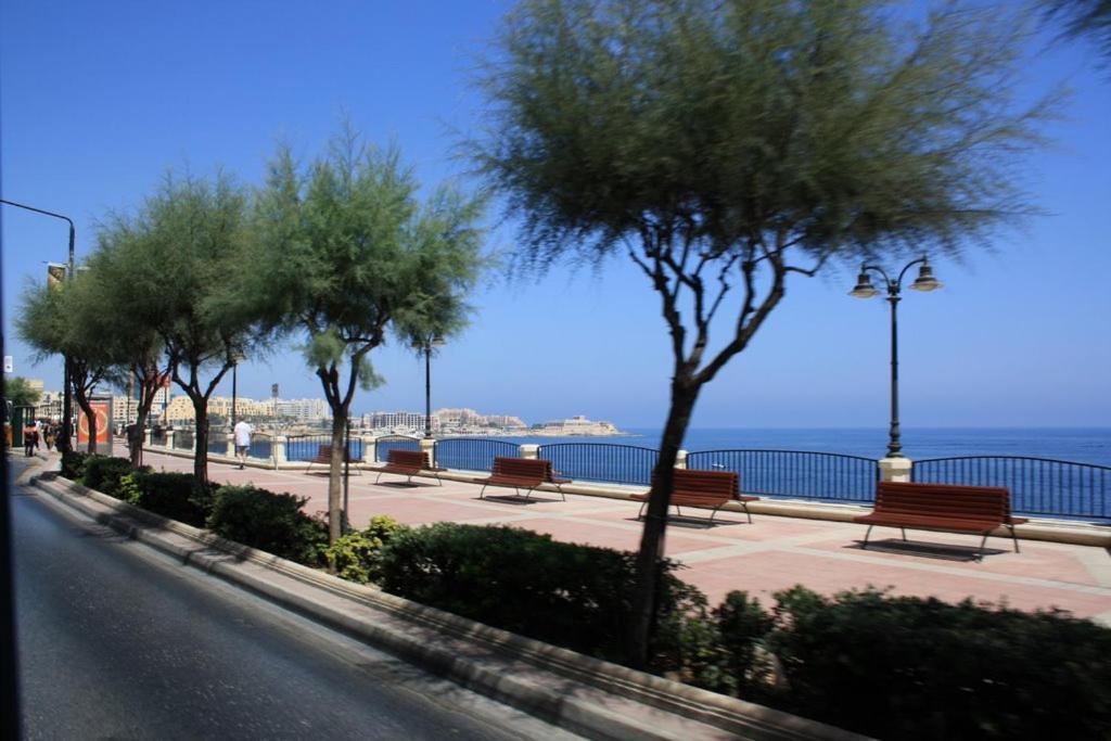 Splendid Seaside Retreat On Spinola Bay Leilighet Saint Julian's Eksteriør bilde